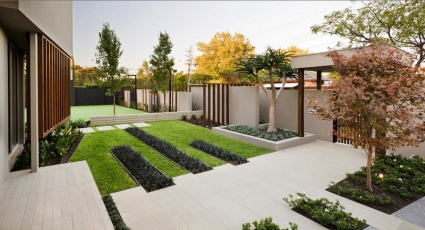 Home Exterior Design with green area