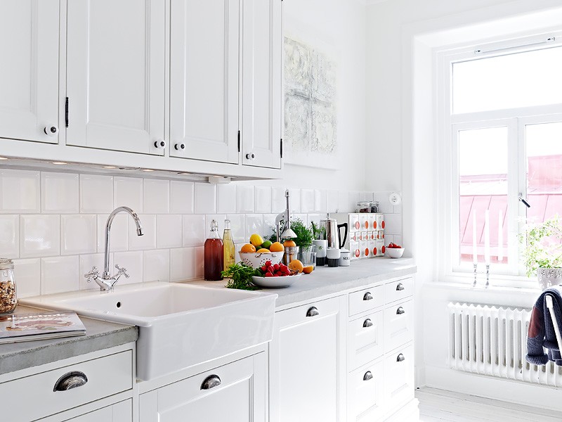 white small kitchen paint colors